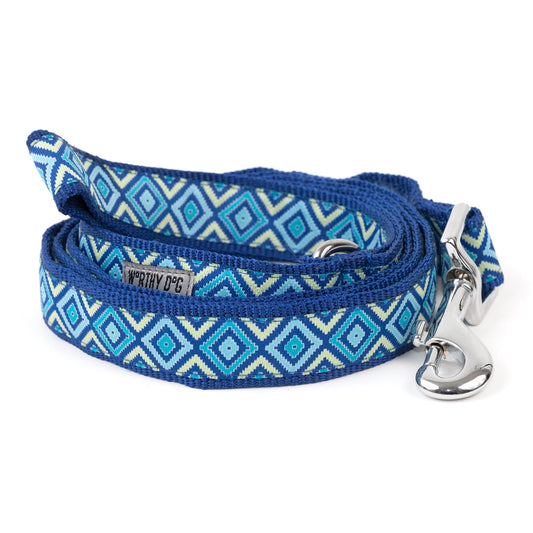 Repeating geometric diamond shapes nylon dog leash, Blue colorway, coiled